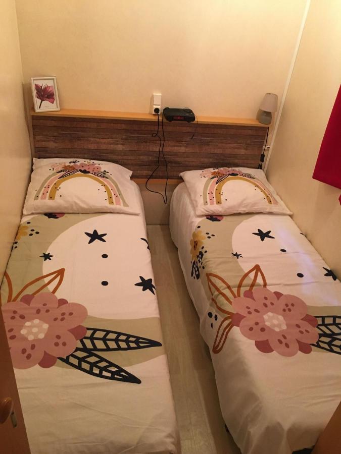 Mobile Home Avec Parking Chorges Zewnętrze zdjęcie