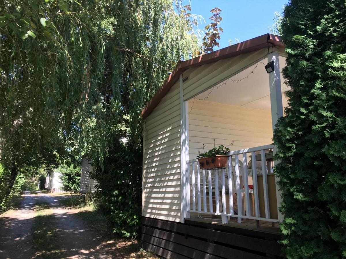Mobile Home Avec Parking Chorges Zewnętrze zdjęcie